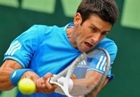 Djokovic vuelve a ejercitarse con un polémico entrenamiento en Marbella