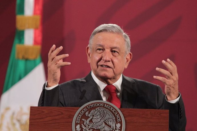 México.- López Obrador anuncia "una limpia" en la administración de aduanas tras