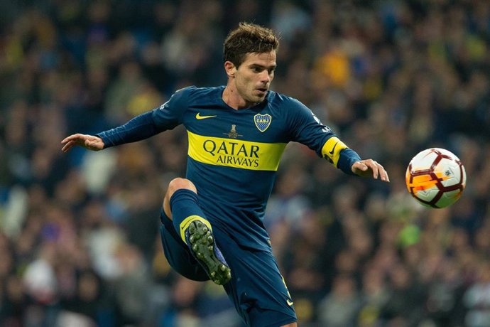 Fernando Gago jugando para Boca Juniors en la final de la Copa Libertadores ante River Plate