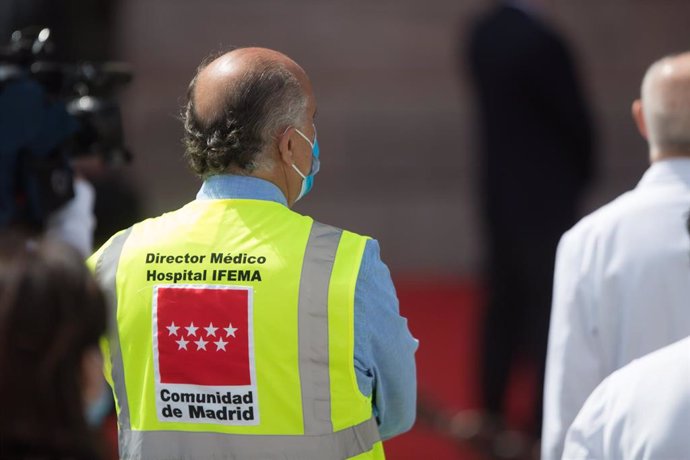 Director médico del Hospital de IFEMA durante el acto de homenaje a los héroes del coronavirus celebrado en la Puerta del Sol en el día de la Comunidad de Madrid durante a Pandemia Covid-19. En Madrid, España, a 2 de mayo de 2020.