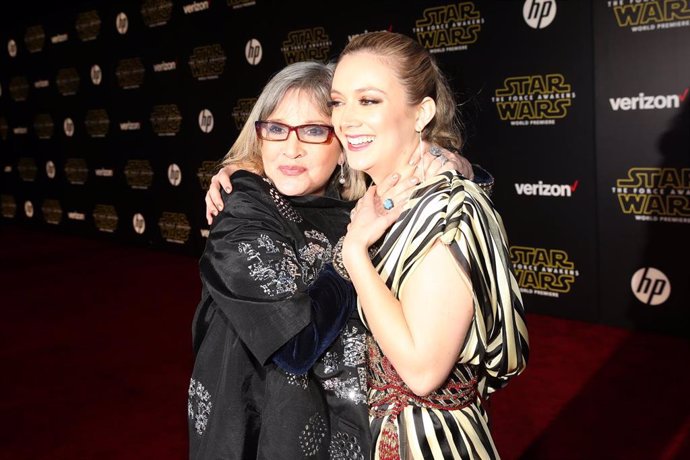 Actors Carrie Fisher (L) And Billie Lourd Attend The World Premiere Of  Star Wars: The Force Awakens  At The Dolby, El Capitan