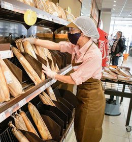 Consum oferta 5.000 puestos de trabajo para contrataciones de refuerzo y sustituciones de vacaciones