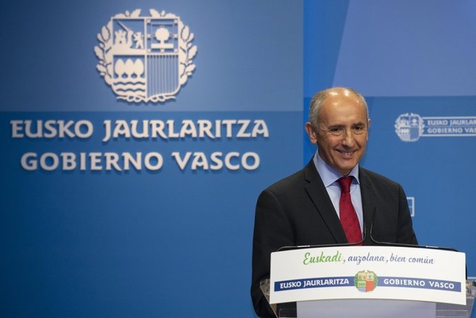 El portavoz del Gobierno Vasco, Josu Erkoreka, en una comparecencia