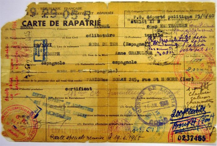 Tarjeta de repatriado de Miquel Serra Grabolosa tras volver a Francia como expreso de guerra.