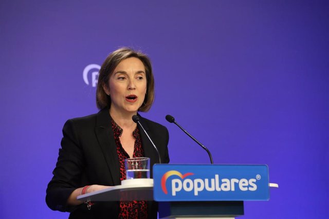 La vicesecretaria de Política Social del Partido Popular, Cuca Gamarra, durante una rueda de prensa