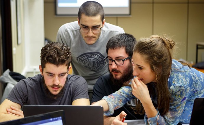 Estudiantes en la UPNA.