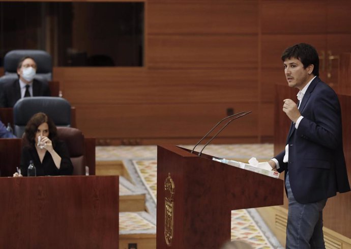 El portavoz de Más Madrid, Pablo Gómez, durante su intervención en el pleno de este miércoles de la Asamblea de Madrid. Archivo.