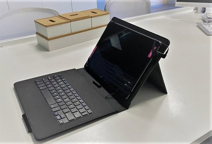 Dispositivo electrónicos repartidos entre alumnos en Extremadura