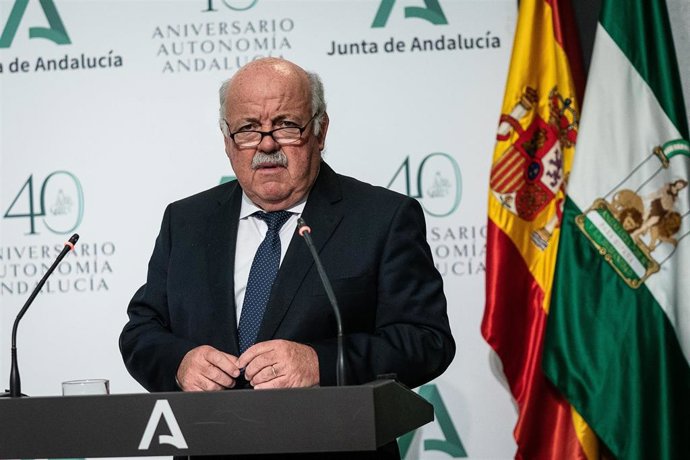 El consejero andaluz de Salud y Familias, Jesús Aguirre, en rueda de prensa.