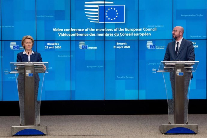 Ursula von der Leyen y Charles Michel en una rueda de prensa en Bruselas