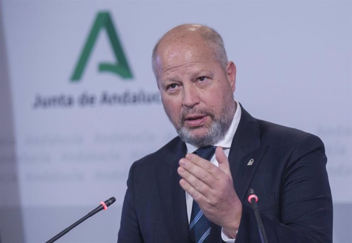 Javier Imbroda en la rueda de prensa posterior a la reunión semanal del Consejo de Gobierno de la Junta de Andalucía, foto de archivo