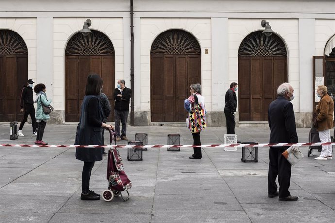 Coronavirus.- Italia vuelve a registrar más de 200 muertos en un día y contabili
