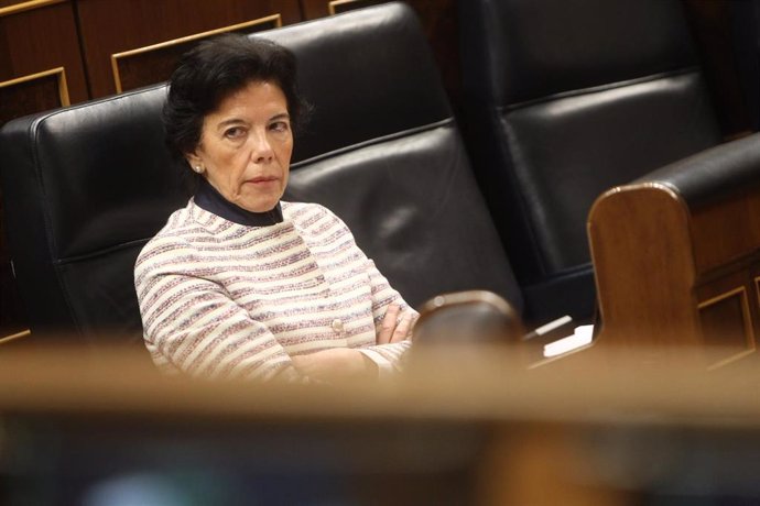 La ministra de Educación y Formación Profesional, Isabel Celaá, en el Congreso el año pasado.