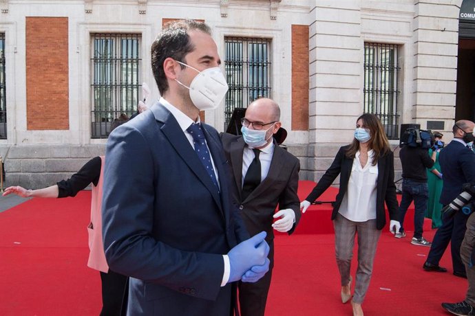 Ignacio Aguado, Vicepresidente de la Comunidad de Madrid, durante el acto de homenaje a los héroes del coronavirus celebrado en la Puerta del Sol en el día de la Comunidad de Madrid durante a Pandemia Covid-19. En Madrid, España, a 2 de mayo de 2020.
