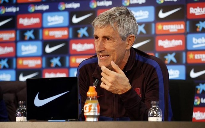 El entrenador del FC Barcelona, Quique Setién, en rueda de prensa