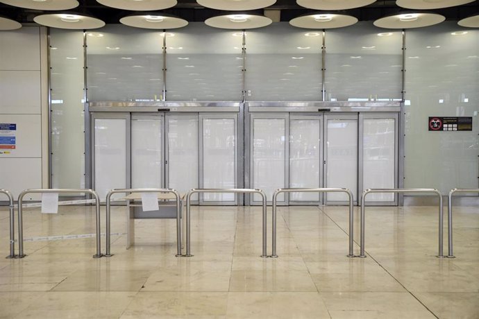 Puertas de salida de pasajeros del Aeropuerto Adolfo Suárez Madrid Barajas