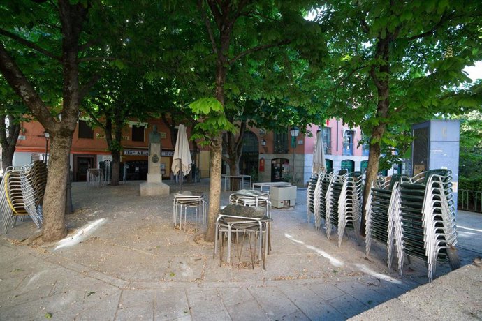 Terraza cerrada en la Plaza San Lorenzo de San Lorenzo de El Escorial (Madrid)