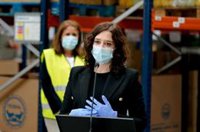 Ayuso aboga por "acabar con tanta fase y regulación" y proteger directamente a las personas vulnerables