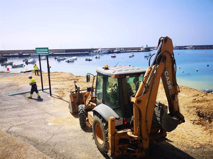 Obras para acondicionar el fondeadero del puerto pesquero de Almería