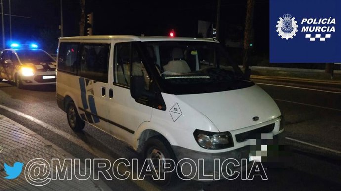 Imagen de la furgoneta que conducía el detenido