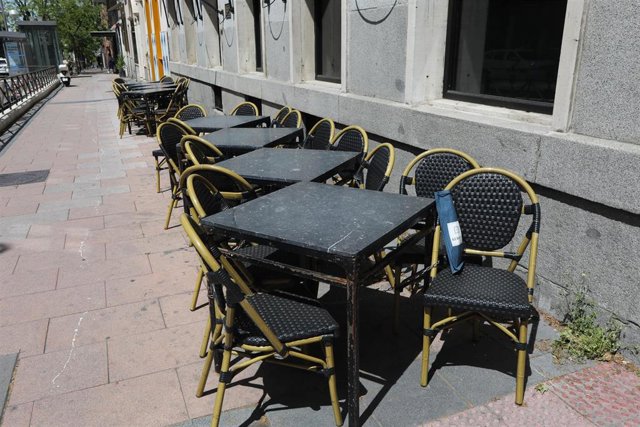 Terraza cerrada de un bar en Madrid 