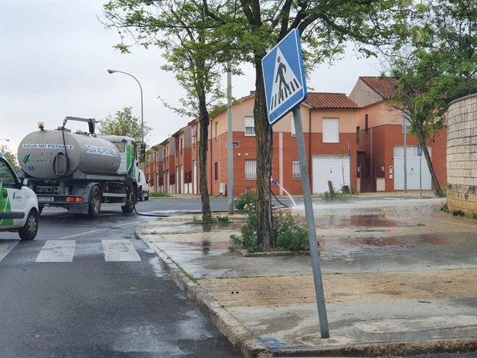 Labores de desinfección de Sadeco.