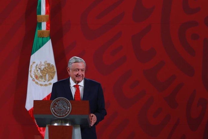 AMP.- México.- López Obrador planteará a Trump la posibilidad de regularizar la 