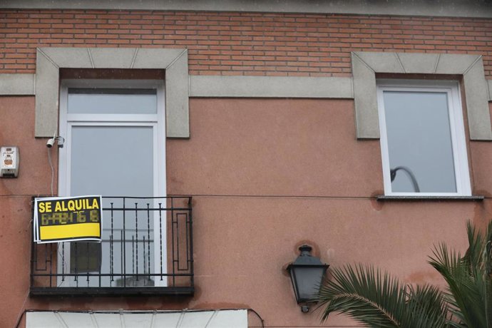 Cartel de una casa en alquiler