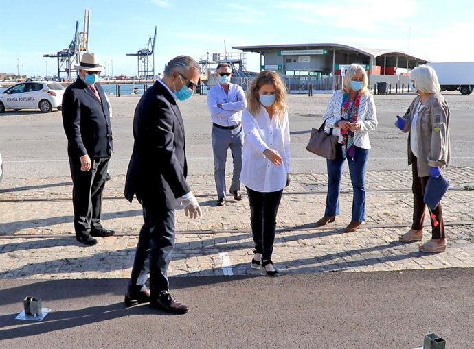Np, Foto Y Audio Ana Mestre Obras Carril Bici Mueble Puerto Cádiz