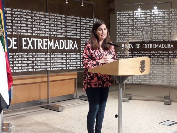 Isabel Gil Rosiña, en rueda de prensa.