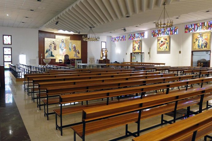 Vista de la parroquia de San Antonio María Claret, ubicada en el barrio de Capuchinos, es una de las pocas que permanece abierta durante el Estado de Alarma pero para la celebración del culto. Málaga a 21 de abril del 2020