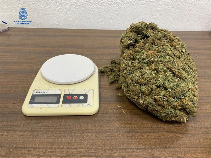 Sucesos.- Tres detenidos en Pere Garau por cultivar marihuana en un piso