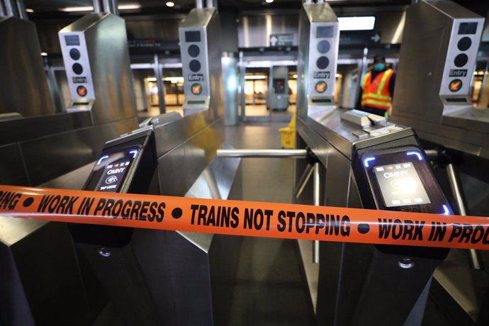 Tancament del Metro de Nova York per facilitar les tasques de desinfecció.