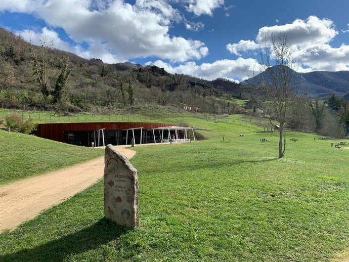 Parque de la prehistoria en Teverga.