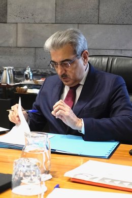 El vicepresidente del Gobierno de Canarias y consejero de Hacienda, Román Rodríguez