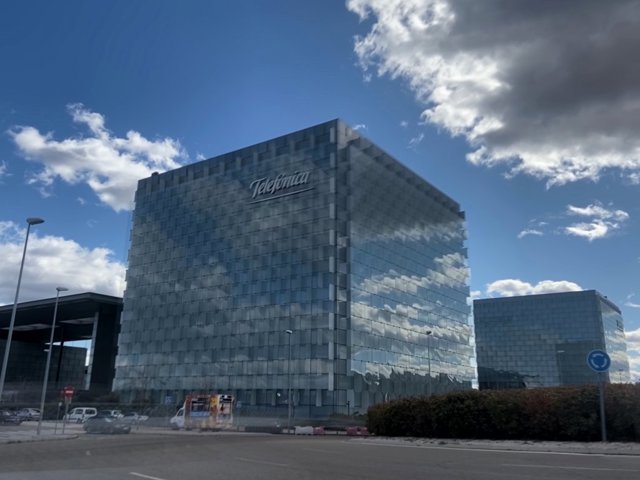 Edificio donde se encuentra la sede de Telefónica ubicada en Ronda de la comunicación, Madrid (España), a 6 de marzo de 2020.