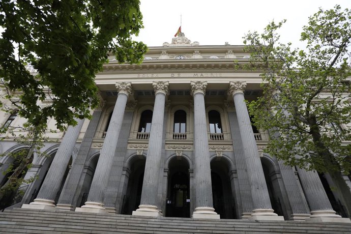 Fachada del edificio de la Bolsa de Madrid