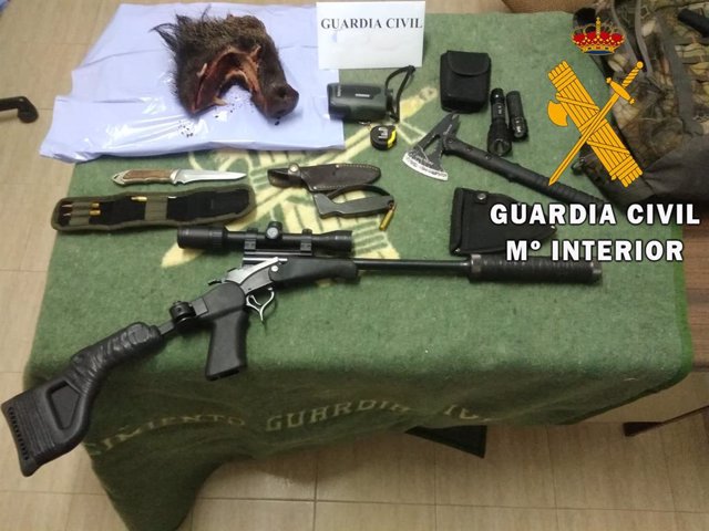 Efectos intervenidos de caza furtiva en Serón (Almería)