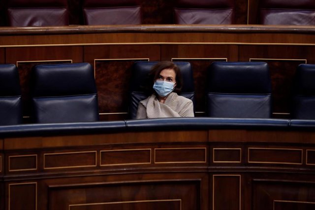La vicepresidenta primera del Gobierno, Carmen Calvo, en el pleno del Congreso este miércoles donde se autorizará otra prórroga del estado de alarma solicitada por el Gobierno. En Madrid, (España), a 6 de mayo de 2020.