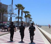 Detenido un joven acusado de robar 30 cachimbas de un local de Almería en Nochebuena