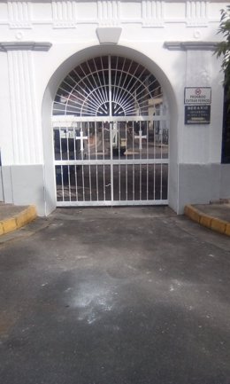 Puerta principal del Ayuntamiento de Mérida.