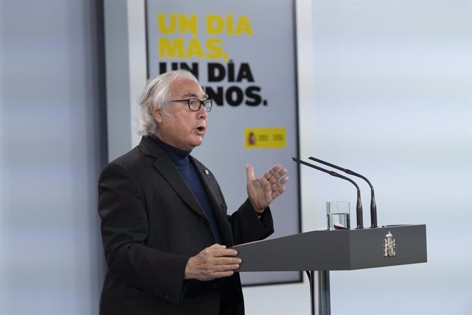 El ministro de Universidades, Manuel Castells, durante una rueda de prensa para informar sobre la última hora de la crisis sanitaria provocada por el coronavirus, en Madrid (España) a 23 de abril de 2020.