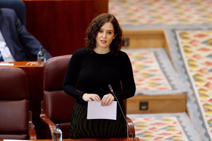 La presidenta de la Comunidad de Madrid, Isabel Díaz Ayuso interviene en el pleno de la Asamblea de Madrid este jueves.