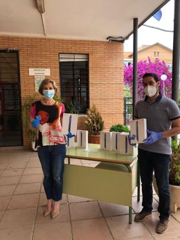 Troncoso en la entrega de tablets