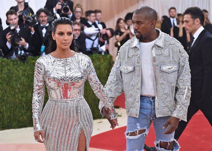  Kim Kardashian y Kanye West 