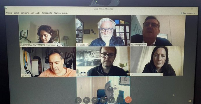 Reunión telemática de la alcaldesa de Espartinas (Sevilla) con varios portavoces políticos