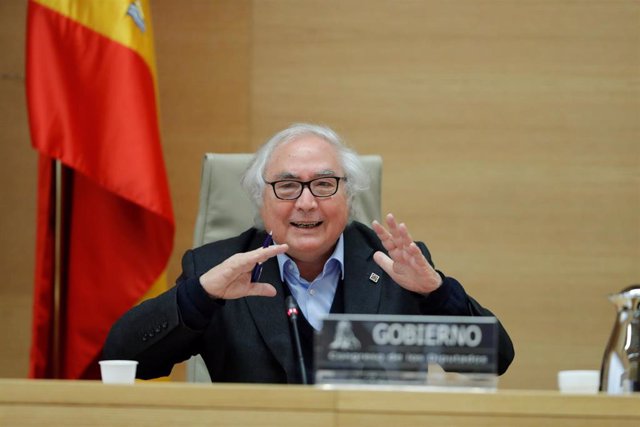 El ministro de Universidades, Manuel Castells, durante su comparecencia en la Comisión de Universidades del Congreso.