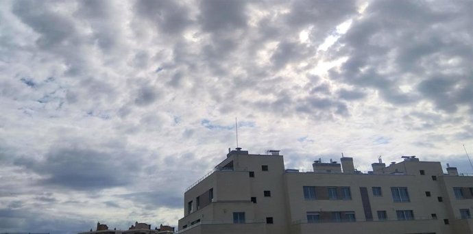 Intervalos nubosos en el cielo de Valncia