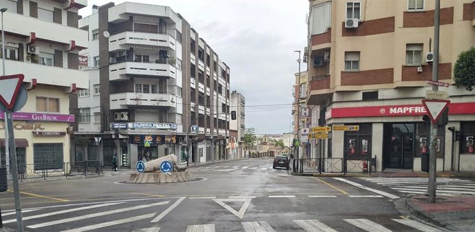 Cruce de la Torre, en Mérida, sin tráfico durante el estado de alarma por el coronavirus.