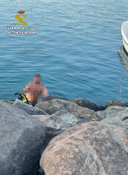 Sucesos.- Denuncian a una persona por practicar pesca submarina durante el estad